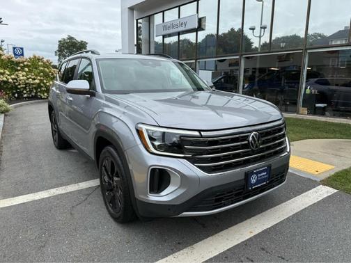 2024 Volkswagen Atlas 2.0T SE