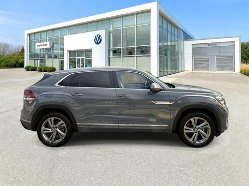 2024 Volkswagen Atlas Cross Sport 2.0T SEL R-Line