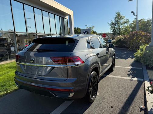 2022 Volkswagen Atlas Cross Sport 3.6L V6 SE w/Technology