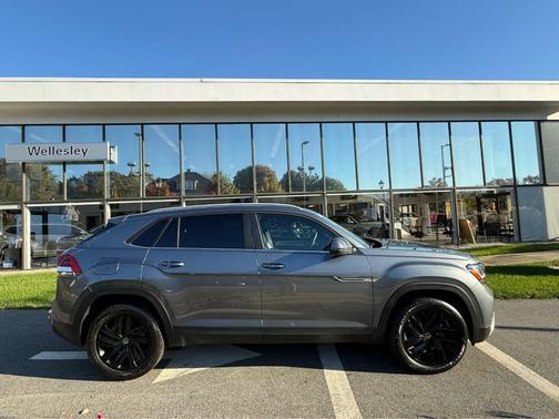2022 Volkswagen Atlas Cross Sport 3.6L V6 SE w/Technology