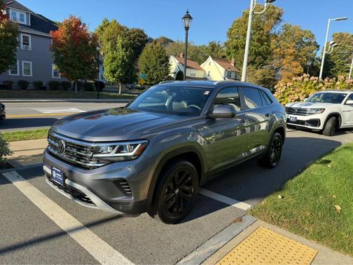 2022 Volkswagen Atlas Cross Sport 3.6L V6 SE w/Technology