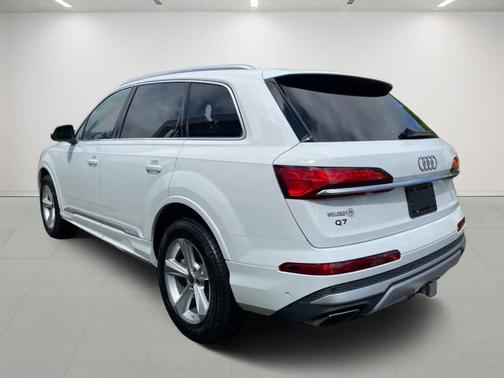 2025 Audi Q7 55 Premium