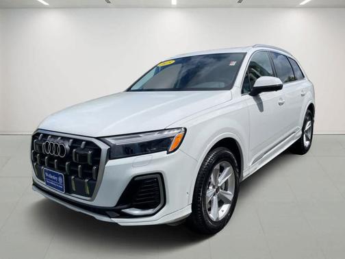 2025 Audi Q7 55 Premium