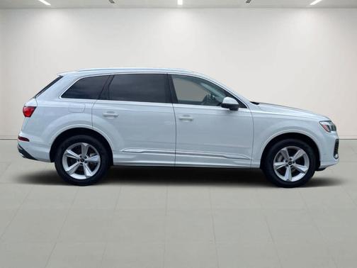 2025 Audi Q7 55 Premium