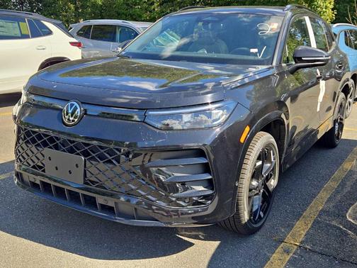 2025 Volkswagen Tiguan 2.0T SE R-Line Black