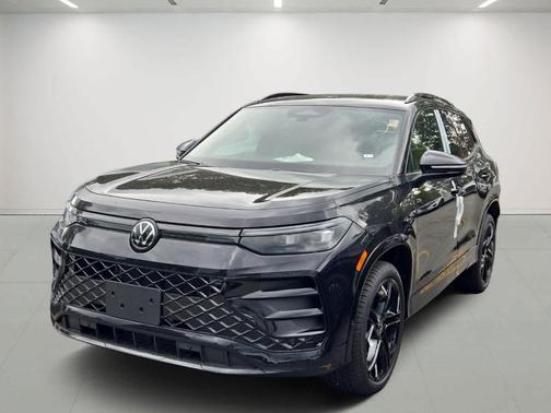 2025 Volkswagen Tiguan 2.0T SE R-Line Black