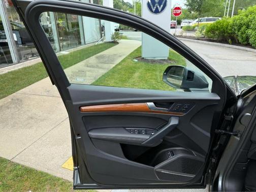 2024 Audi Q5 e 55 S line quattro Premium