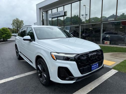 2025 Audi Q7 55 Premium Plus