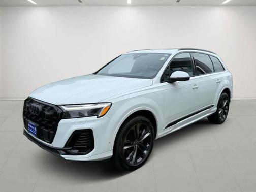 2025 Audi Q7 55 Premium Plus