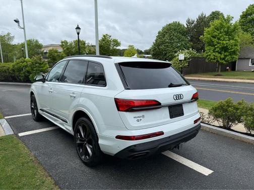 2025 Audi Q7 55 Premium Plus