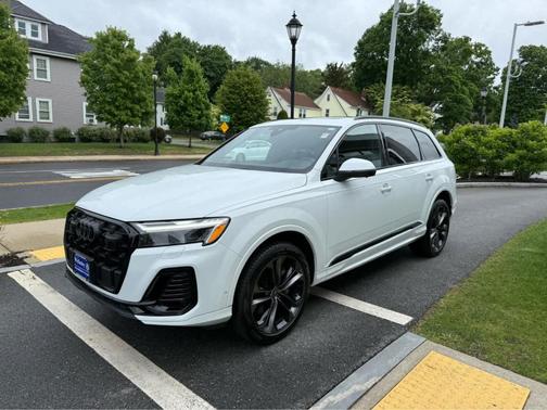 2025 Audi Q7 55 Premium Plus