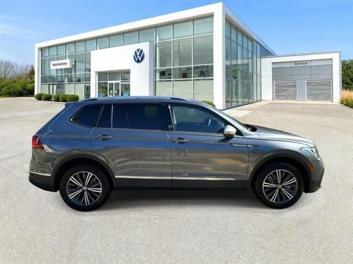 2024 Volkswagen Tiguan 2.0T Wolfsburg Edition