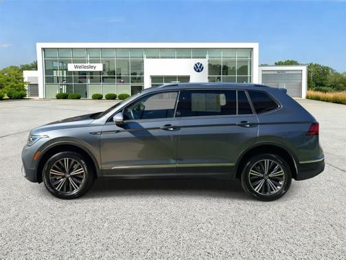 2024 Volkswagen Tiguan 2.0T Wolfsburg Edition