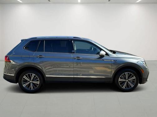 2024 Volkswagen Tiguan 2.0T Wolfsburg Edition