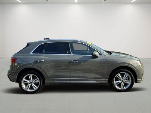 2024 Audi Q3 45 S line Premium