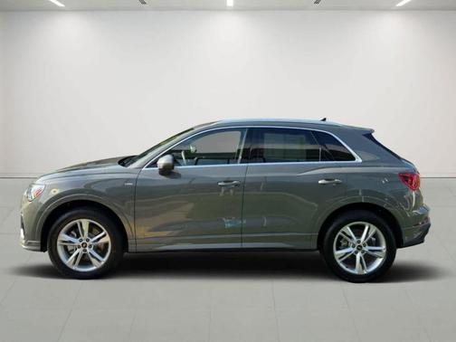 2024 Audi Q3 45 S line Premium
