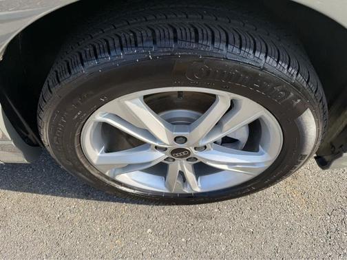 2024 Audi Q3 45 S line Premium