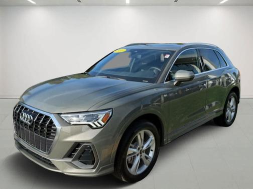 2024 Audi Q3 45 S line Premium