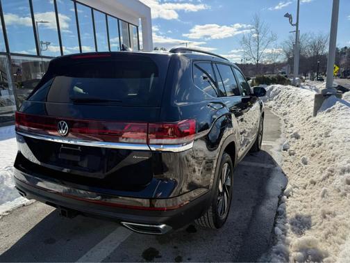 2025 Volkswagen Atlas 2.0T SE