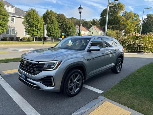 2024 Volkswagen Atlas Cross Sport 2.0T SEL R-Line