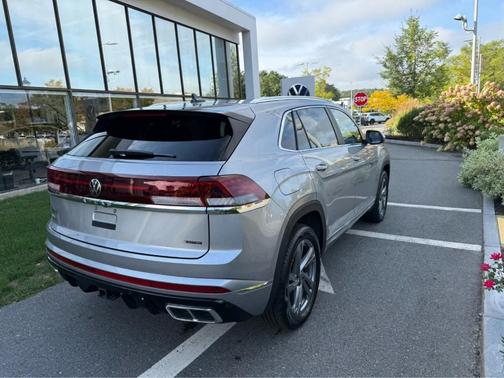 2024 Volkswagen Atlas Cross Sport 2.0T SEL R-Line