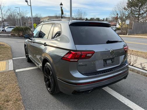 2023 Volkswagen Tiguan 2.0T SE R-Line Black