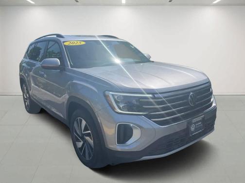 2025 Volkswagen Atlas 2.0T SE
