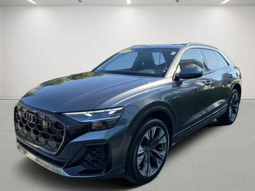 2025 Audi Q8 Premium Plus