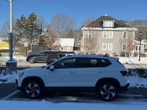 2025 Volkswagen Taos 1.5T SE