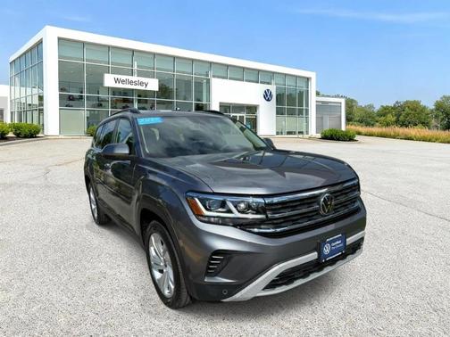 Platinum Gray Metallic 2023 Volkswagen Atlas 3.6L SE w/Technology