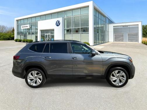 Platinum Gray Metallic 2023 Volkswagen Atlas 3.6L SE w/Technology