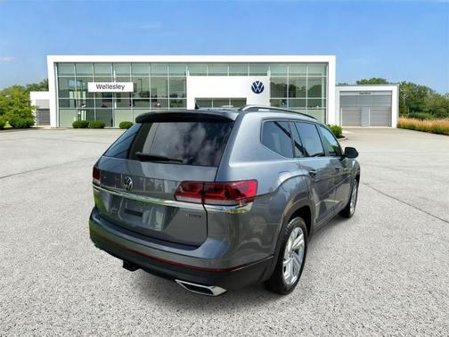 Platinum Gray Metallic 2023 Volkswagen Atlas 3.6L SE w/Technology