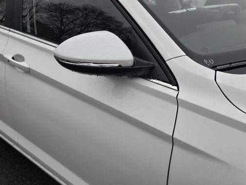 Opal White Pearl 2026 Volkswagen Jetta 1.5T SEL