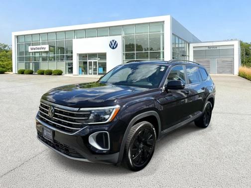 Deep Black Pearl Effect 2024 Volkswagen Atlas 2.0T SE