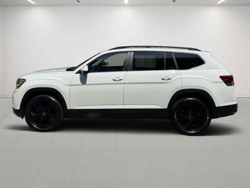 2022 Volkswagen Atlas 3.6L SE w/Technology