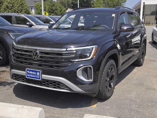 2024 Volkswagen Atlas 2.0T Peak Edition SEL