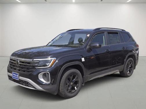 2024 Volkswagen Atlas 2.0T Peak Edition SEL