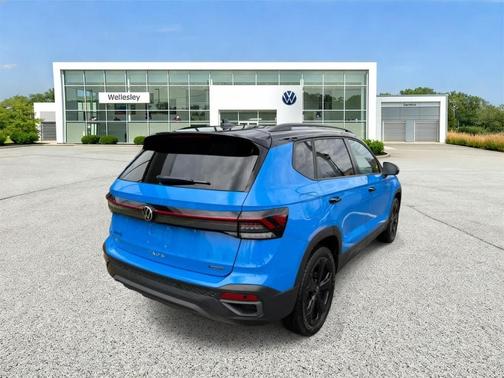 2025 Volkswagen Taos 1.5T SE Black