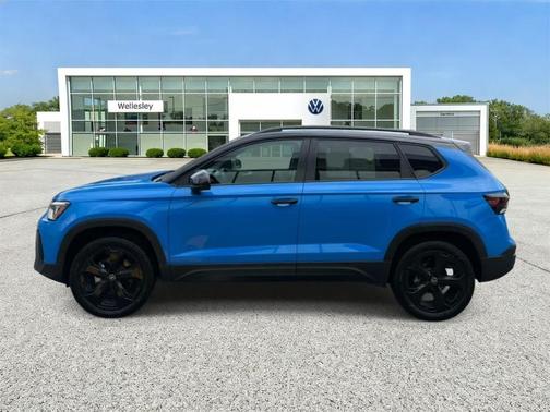 2025 Volkswagen Taos 1.5T SE Black