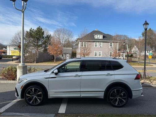 2024 Volkswagen Tiguan 2.0T SEL R-Line