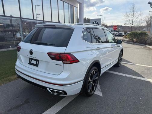 2024 Volkswagen Tiguan 2.0T SEL R-Line