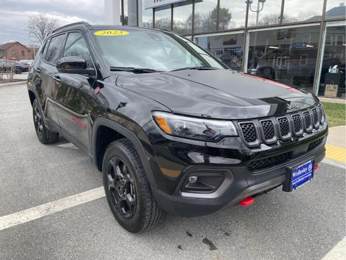 Diamond Black 2023 Jeep Compass Trailhawk