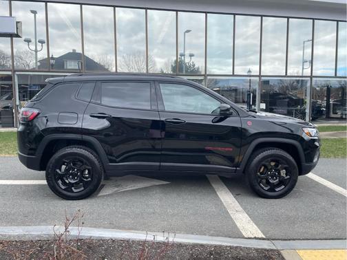 Diamond Black 2023 Jeep Compass Trailhawk