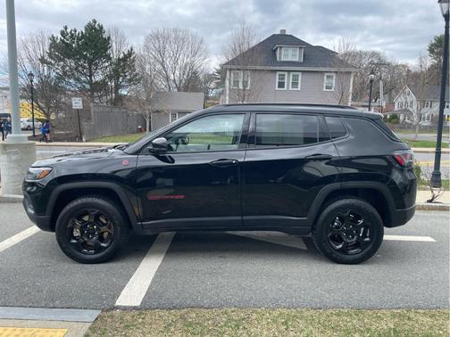Diamond Black 2023 Jeep Compass Trailhawk
