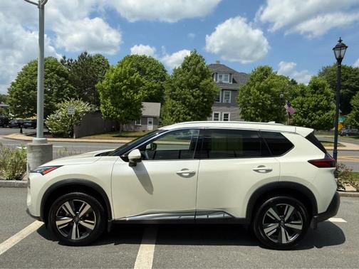 White 2023 Nissan Rogue SL