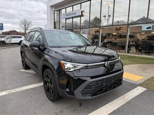 2025 Volkswagen Taos 1.5T SE Black