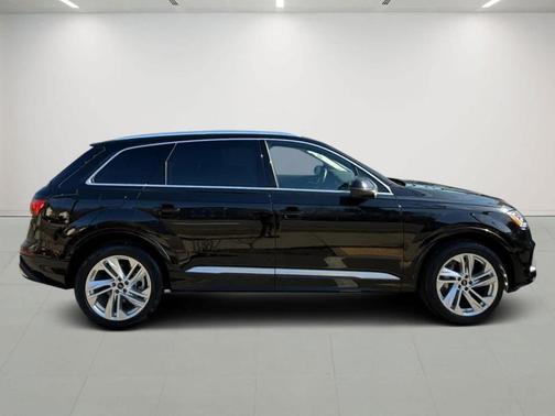 2024 Audi Q7 55 Premium Plus