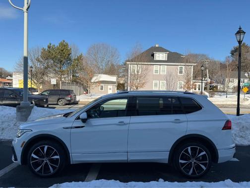 2023 Volkswagen Tiguan 2.0T SEL R-Line