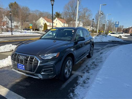 2023 Audi Q5 40 Premium