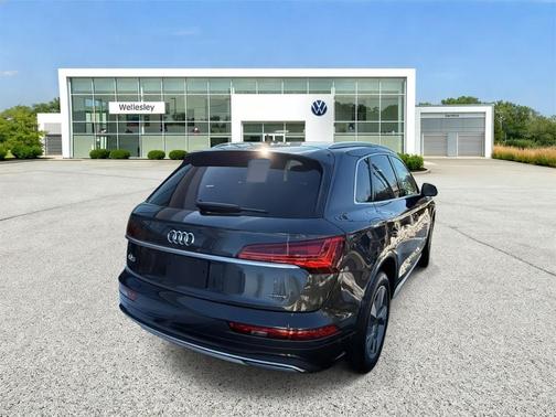 2023 Audi Q5 40 Premium